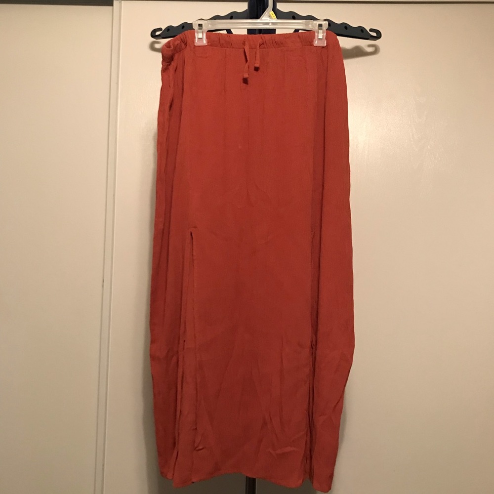 F21 long skirt with slits in the front (3X)